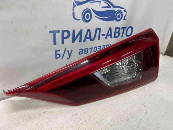 Фонарь задний внутренний правый Mazda 3 BM 2.2 DIESEL 2013 (б/у) Киев