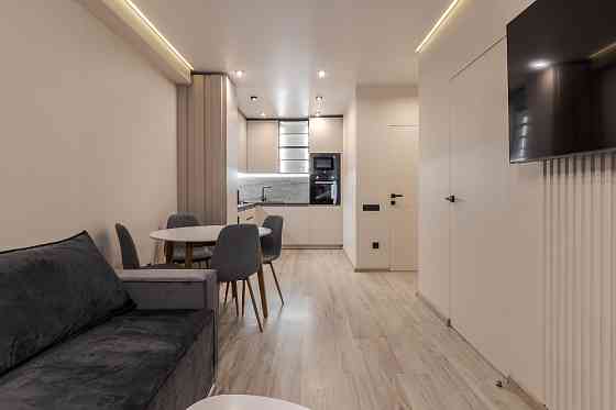 Продаж 1км. квартири Авалон Холідей Героів Майдану Львов