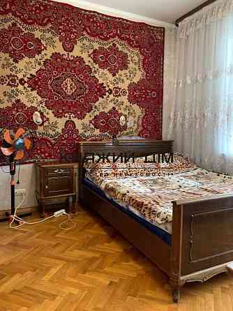 Продаж метро Харківська 3-кімнатної квартири у Дарницькому районі по вул. Архітектора Вербицького. К Київ