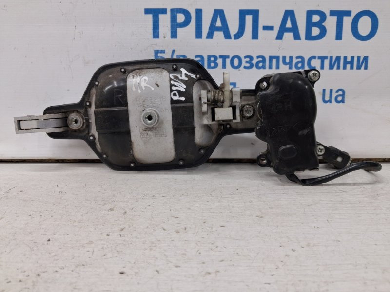 Ручка двери внешняя передняя правая Mitsubishi Pajero Wagon 4 3.2 ДИЗЕЛЬ 4M41 2006 (б/у) Киев - изображение 3