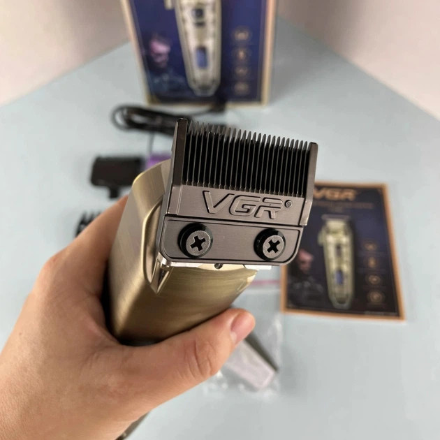 Машинка для стрижки аккумуляторная VGR V-005 8 Вт золотистая Київ - зображення 8