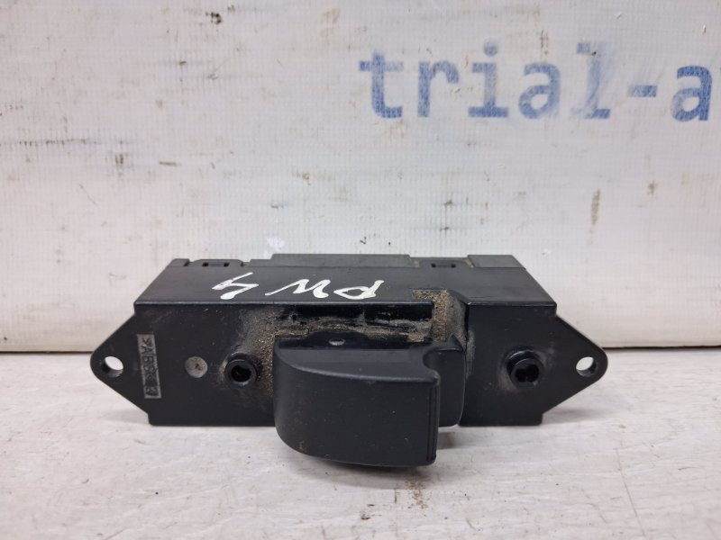 Кнопка стеклоподъемника Mitsubishi Pajero Wagon 4 3.2 ДИЗЕЛЬ 4M41 2006 (б/у) Киев - изображение 2