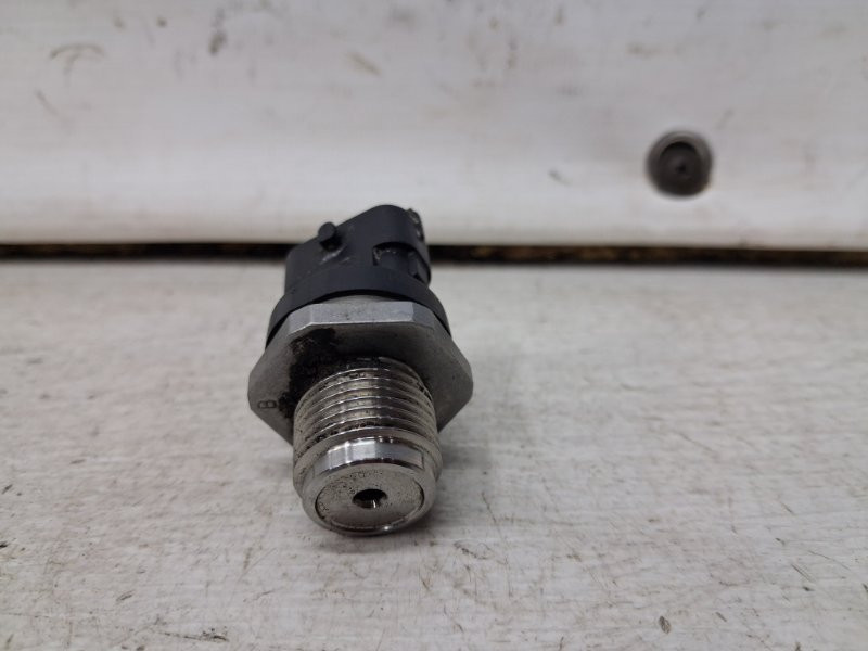 Датчик давления топлива в рейке Hyundai Santa fe DM 2.2 DIESEL D4HB 2012 (б/у) Київ - зображення 2