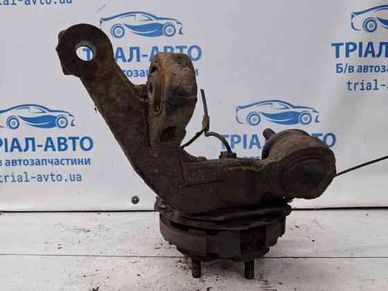Цапфа задняя левая со ступицей Toyota Avensis T25 2.2 DIESEL 2ADFTV 2002 (б/у) Киев