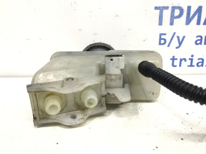 Бачок главного тормозного цилиндра Suzuki Grand Vitara JT 2.0 БЕНЗИН J20A 2005 (б/у) Київ - зображення 3