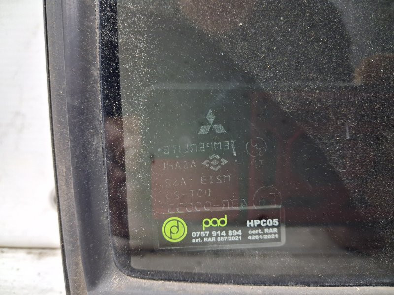 Стекло двери задней правой (форточка) Mitsubishi Pajero Wagon 3 3.2 ДИЗЕЛЬ 4M41 1999 (б/у) Київ - зображення 4