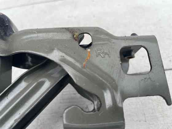 Петля крышки багажника правая Hyundai Sonata YF 2.4 БЕНЗИН G4KJ 2010 (б/у) Киев