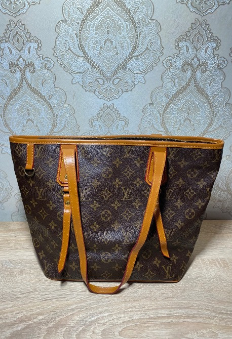 Стильна жіноча сумка у відомому класичному дизайні Шостка - зображення 5