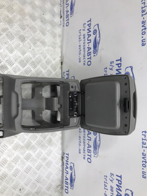 Подлокотник Kia Sorento BL 2.5 DIESEL D4CB 2002 (б/у) Київ - зображення 7