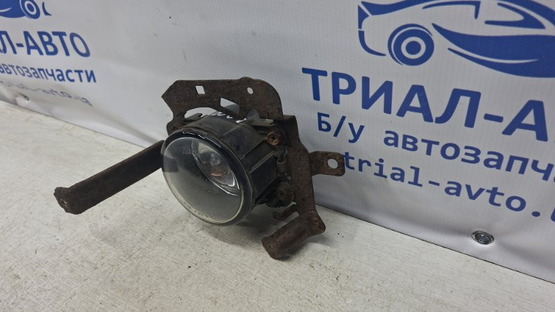 Фара противотуманная правая Mitsubishi L200 KB 2.5 ДИЗЕЛЬ 4D56U 2006 (б/у) Киев - изображение 2