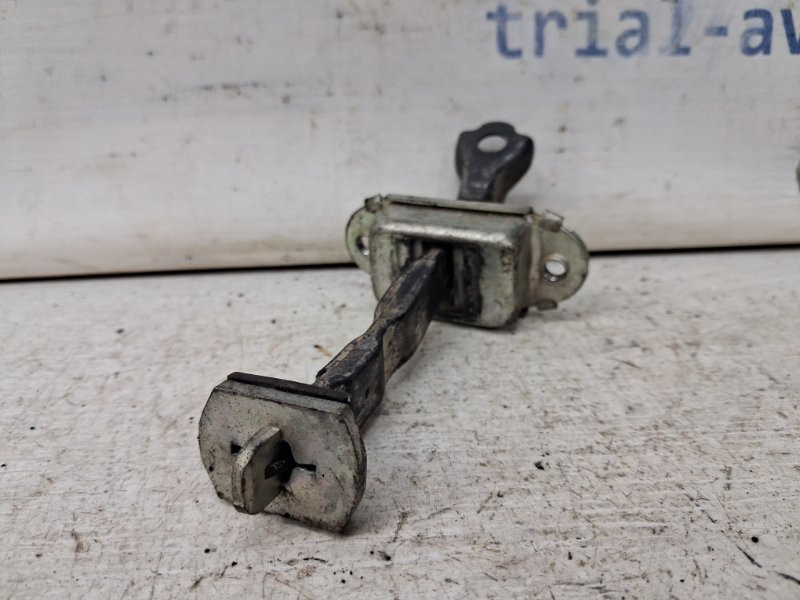 Ограничитель двери задний правый Nissan Navara D40 2.5 DIESEL YD25DDTI 2004 (б/у) Київ - зображення 3